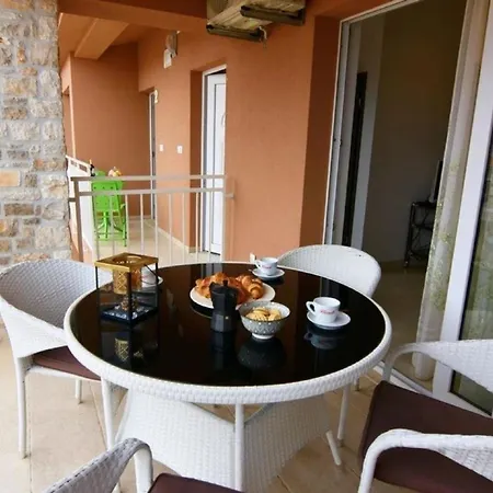 Apartment Klimatisierte In Tar Mit Grill, Garten Und Gemeinschaftlichem Pool