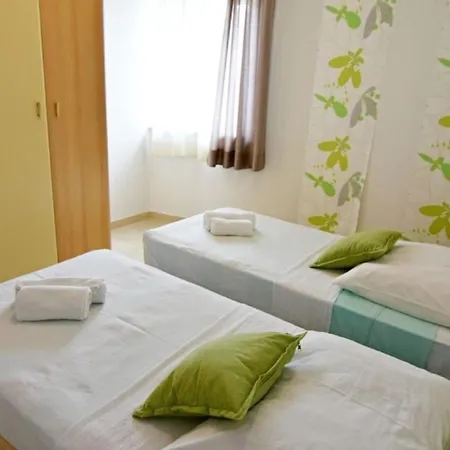 Apartamento Klimatisierte In Tar Mit Grill, Garten Und Gemeinschaftlichem Pool Tar-Vabriga